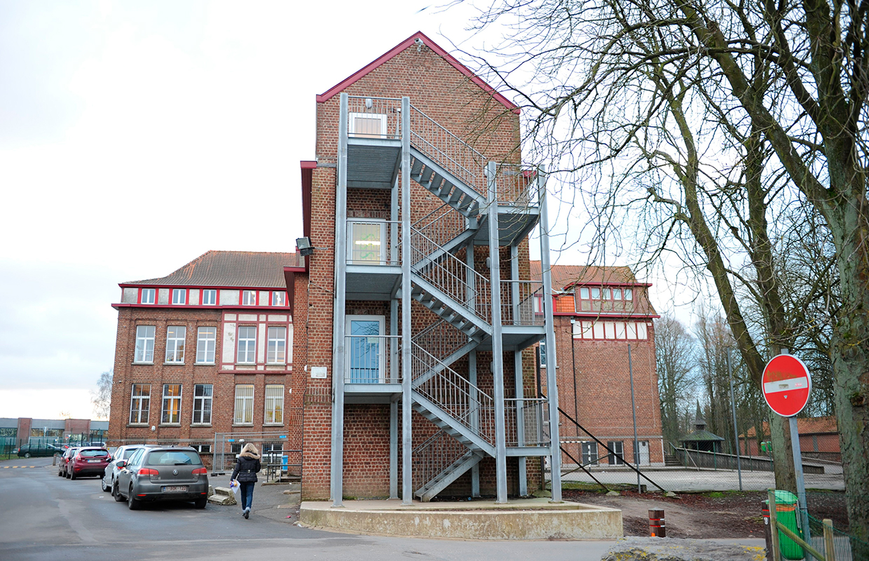 Photo d'un escalier de secours au Collège Cardinal Mercier